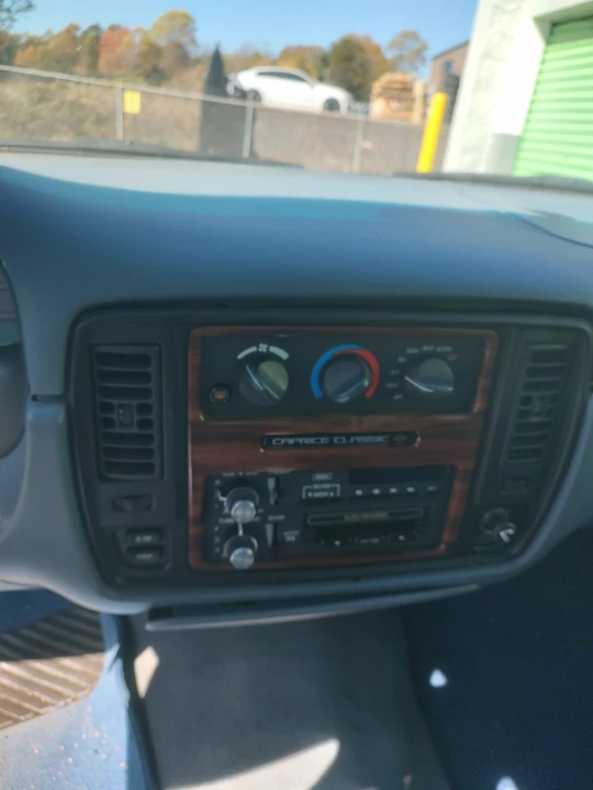 1994 Chevrolet Caprice - Image 12 of 21