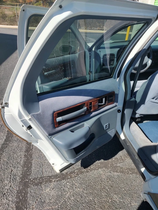 1994 Chevrolet Caprice - Image 9 of 21