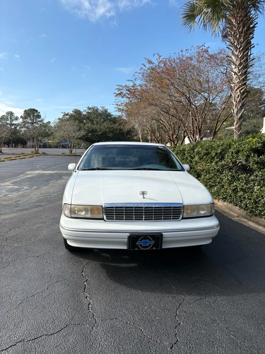 1994 Chevrolet Caprice - Image 2 of 21