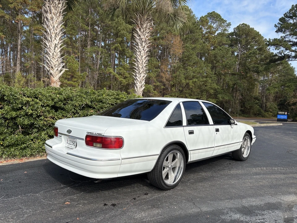 1994 Chevrolet Caprice - Image 5 of 21