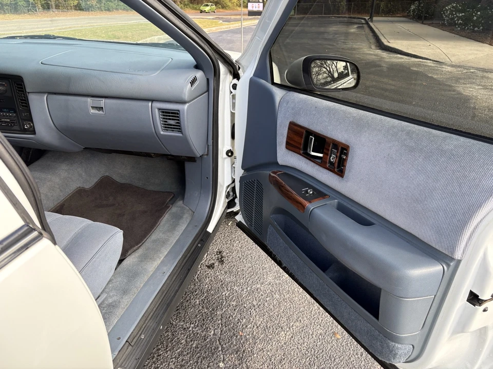 1994 Chevrolet Caprice - Image 12 of 21