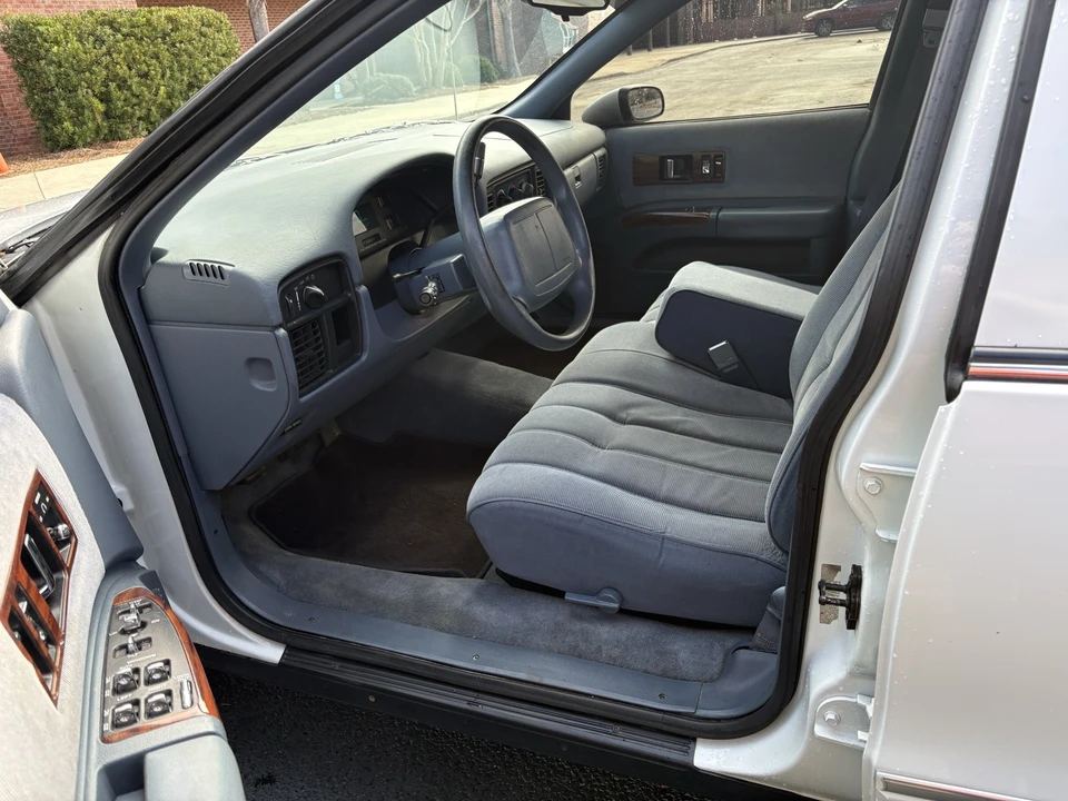 1994 Chevrolet Caprice - Image 11 of 21