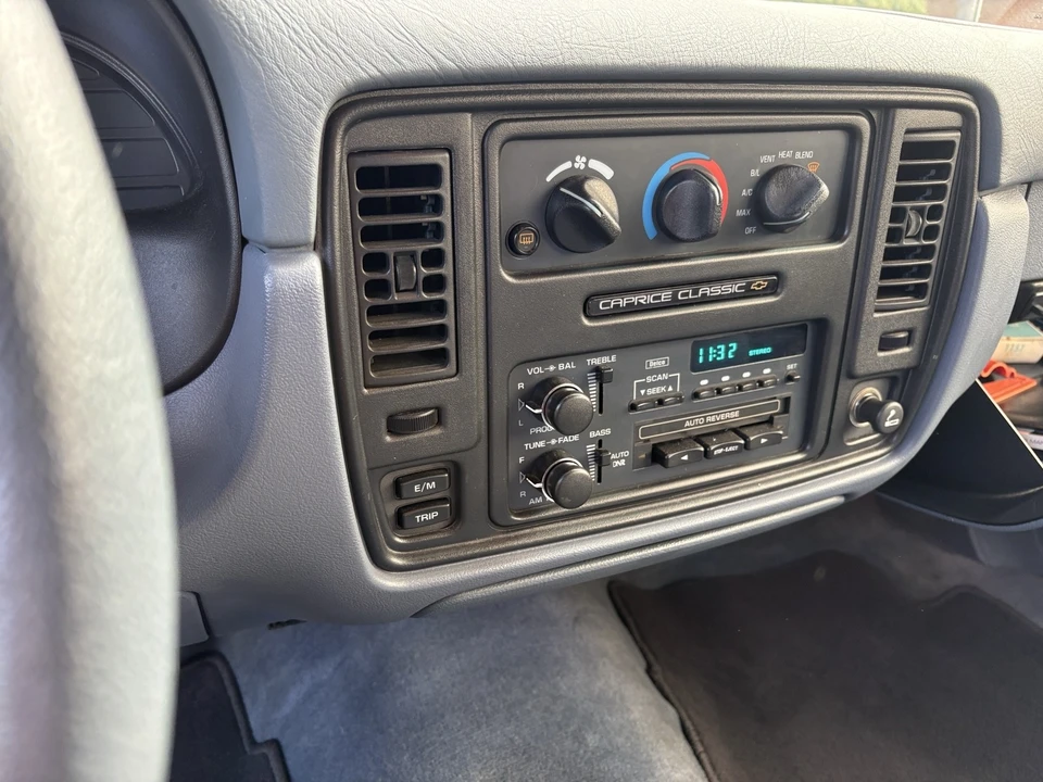 1994 Chevrolet Caprice - Image 16 of 21