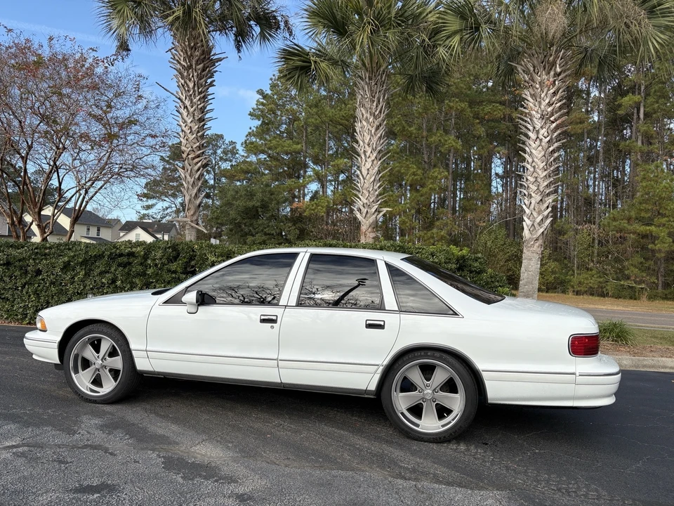 1994 Chevrolet Caprice - Image 8 of 21