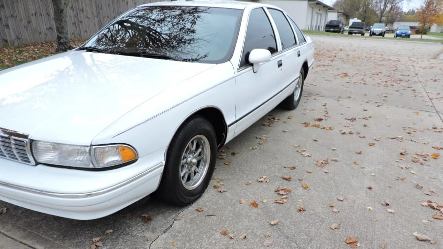 1994 Chevrolet Caprice - Image 14 of 17