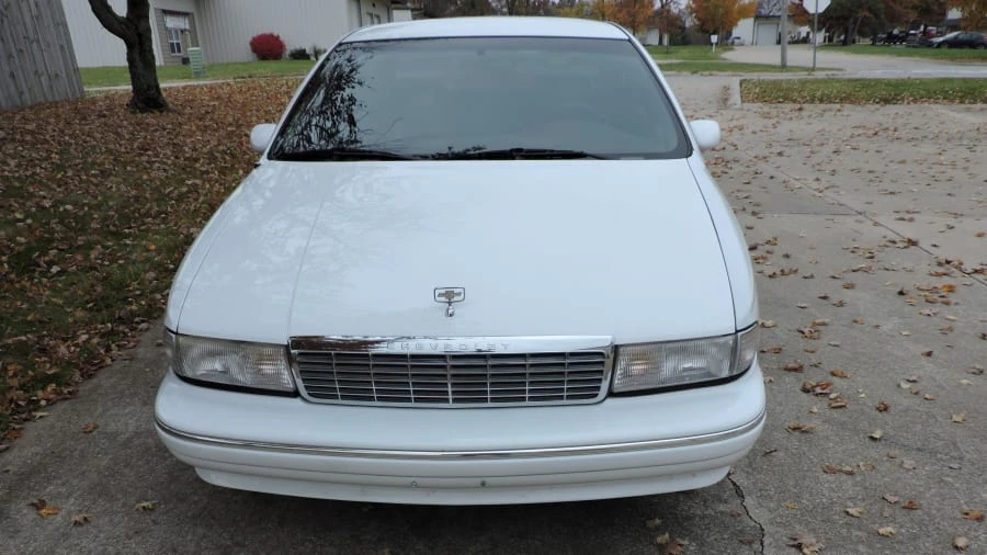 1994 Chevrolet Caprice - Image 15 of 17