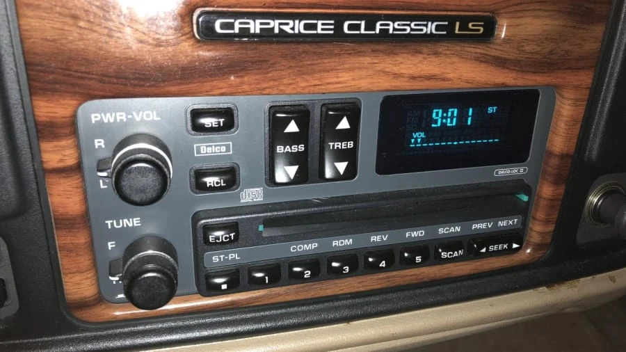 1994 Chevrolet Caprice - Image 4 of 11