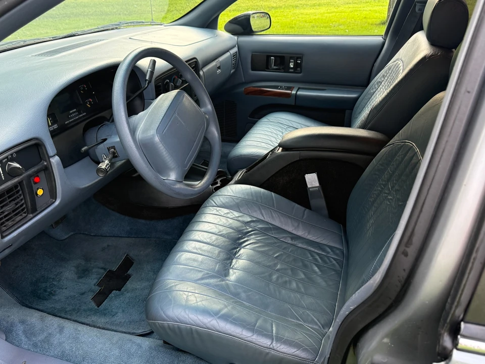 1994 Chevrolet Caprice - Image 14 of 26