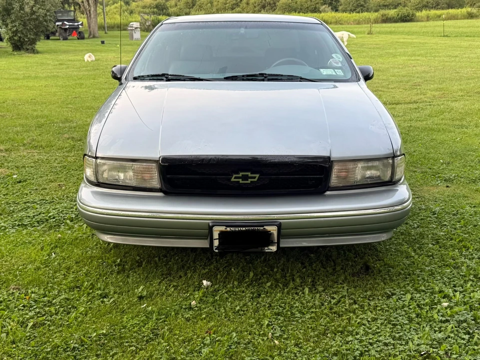 1994 Chevrolet Caprice - Image 2 of 26