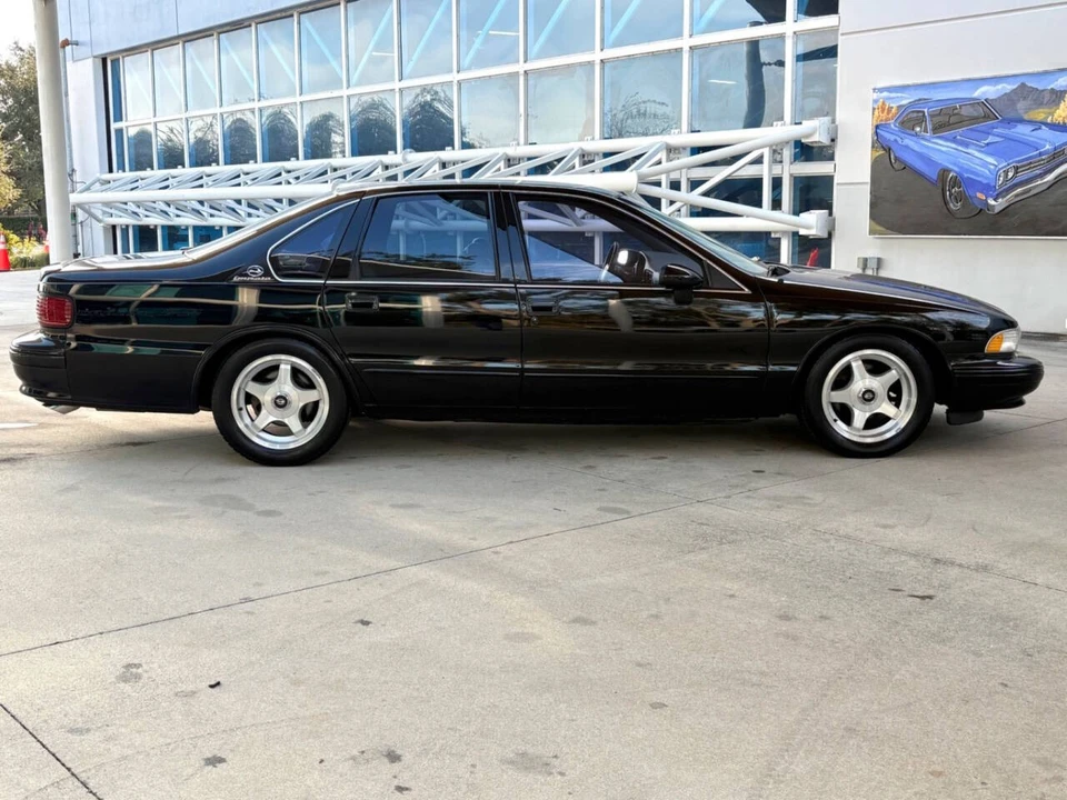 1994 Chevrolet Caprice - Image 4 of 31