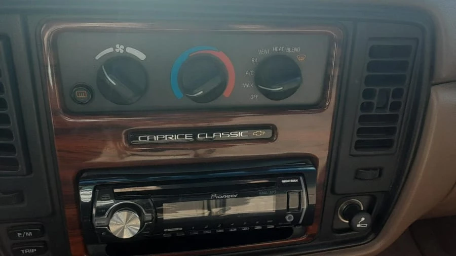 1994 Chevrolet Caprice - Image 9 of 20