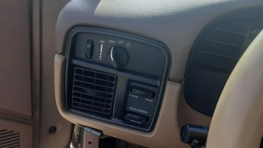 1994 Chevrolet Caprice - Image 5 of 20