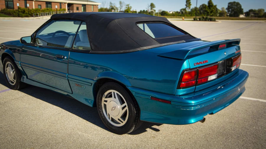 1994 Chevrolet Cavalier - Image 12 of 17