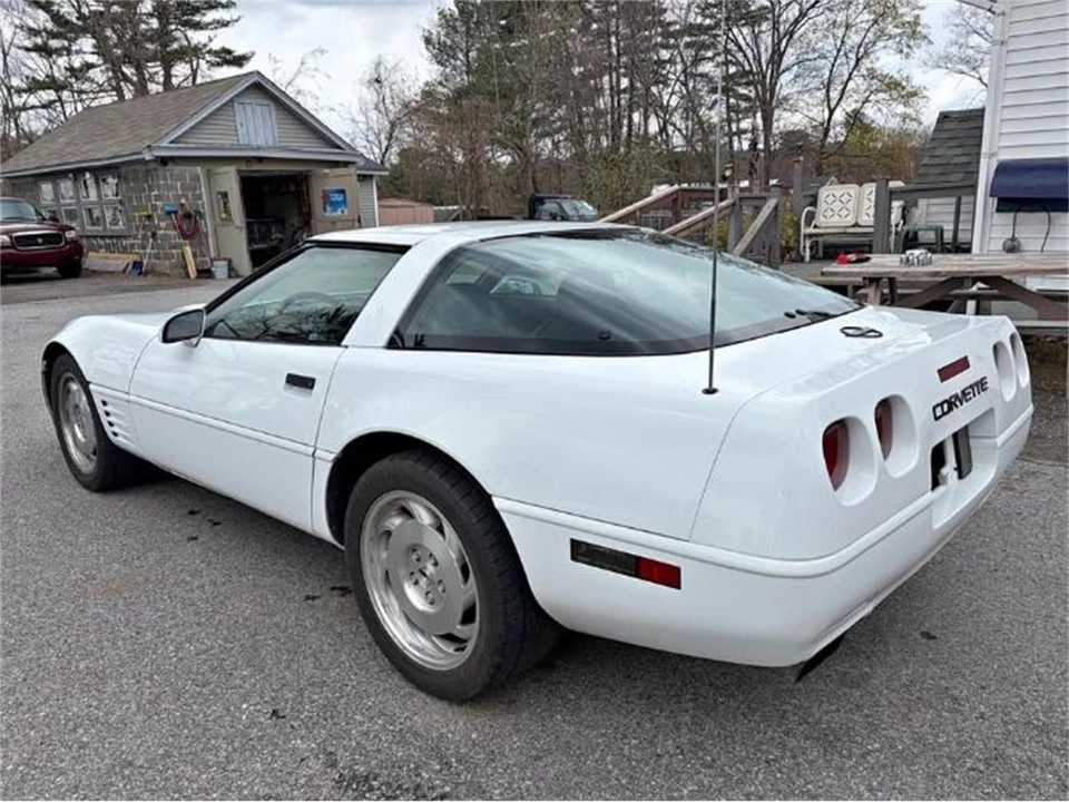 1994 Chevrolet Corvette C4 - Image 16 of 17