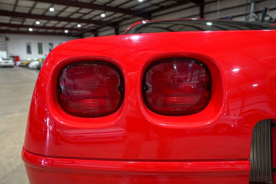 1994 Chevrolet Corvette C4 - Image 24 of 31