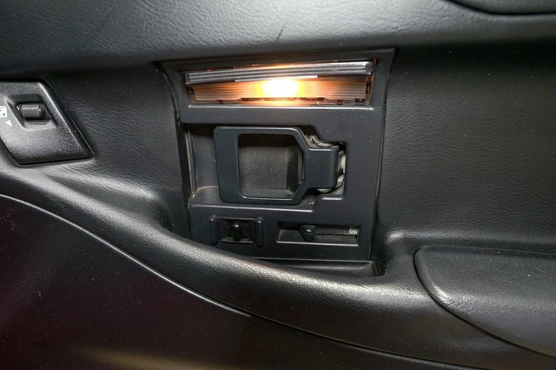 1994 Chevrolet Corvette C4 - Image 26 of 31