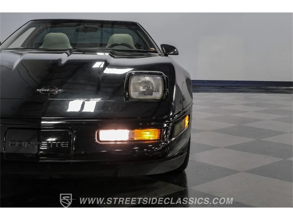 1994 Chevrolet Corvette C4 - Image 25 of 31