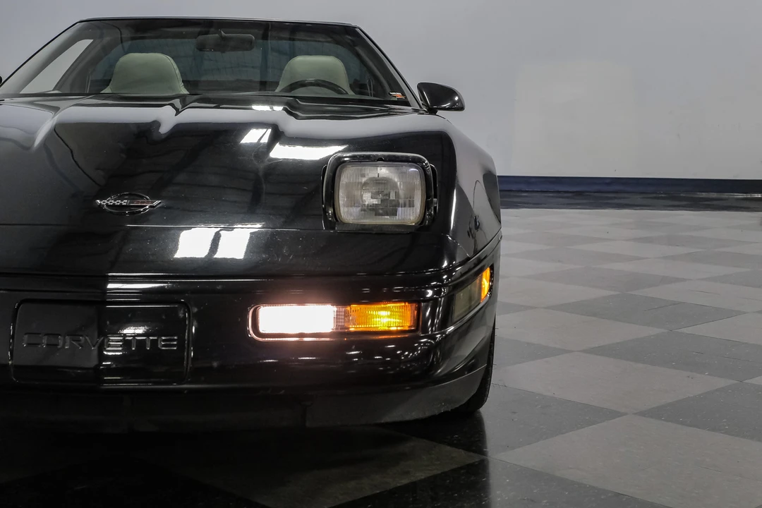 1994 Chevrolet Corvette C4 - Image 25 of 31