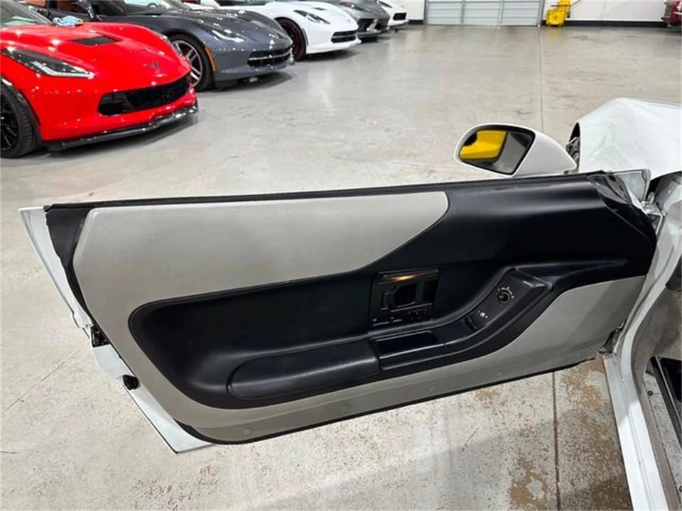 1994 Chevrolet Corvette C4 - Image 14 of 30