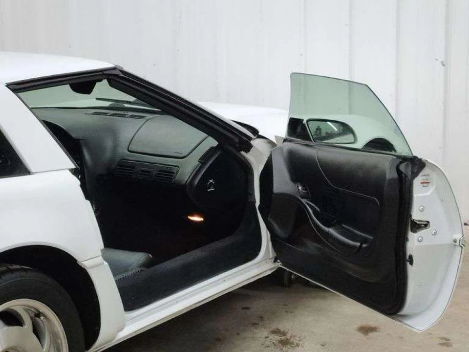 1994 Chevrolet Corvette C4 - Image 25 of 29