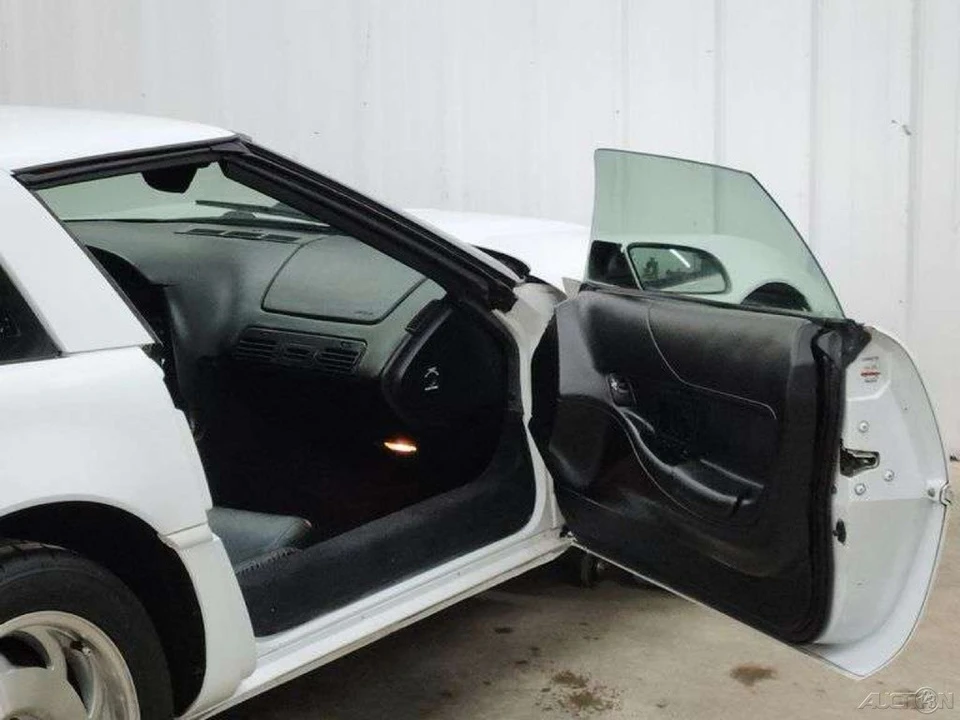 1994 Chevrolet Corvette - Image 23 of 24