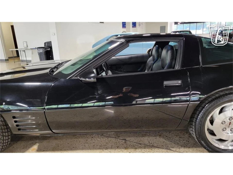 1994 Chevrolet Corvette C4 - Image 25 of 31