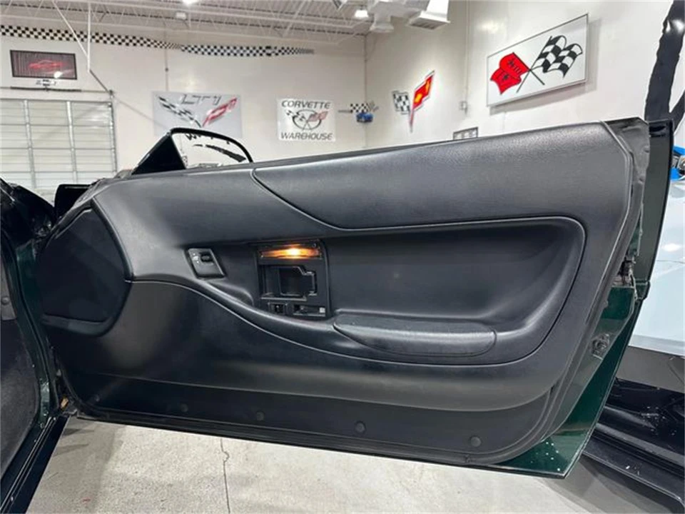 1994 Chevrolet Corvette C4 - Image 13 of 30