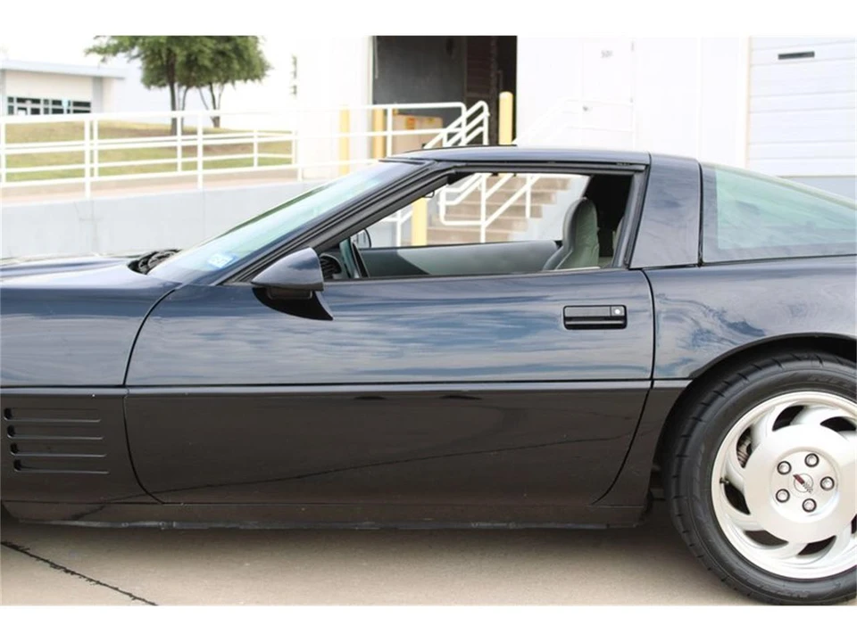 1994 Chevrolet Corvette C4 - Image 28 of 31