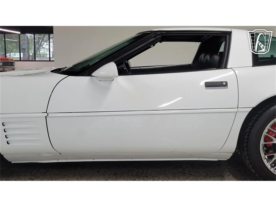 1994 Chevrolet Corvette C4 - Image 25 of 31
