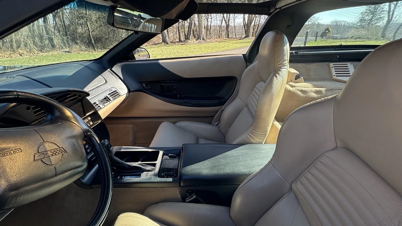 1994 Chevrolet Corvette C4 - Image 16 of 21
