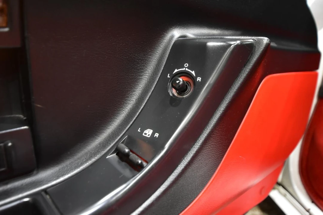 1994 Chevrolet Corvette C4 - Image 20 of 31