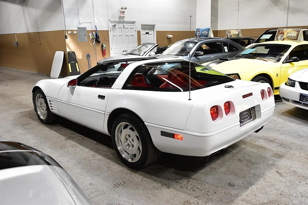 1994 Chevrolet Corvette C4 - Image 18 of 31