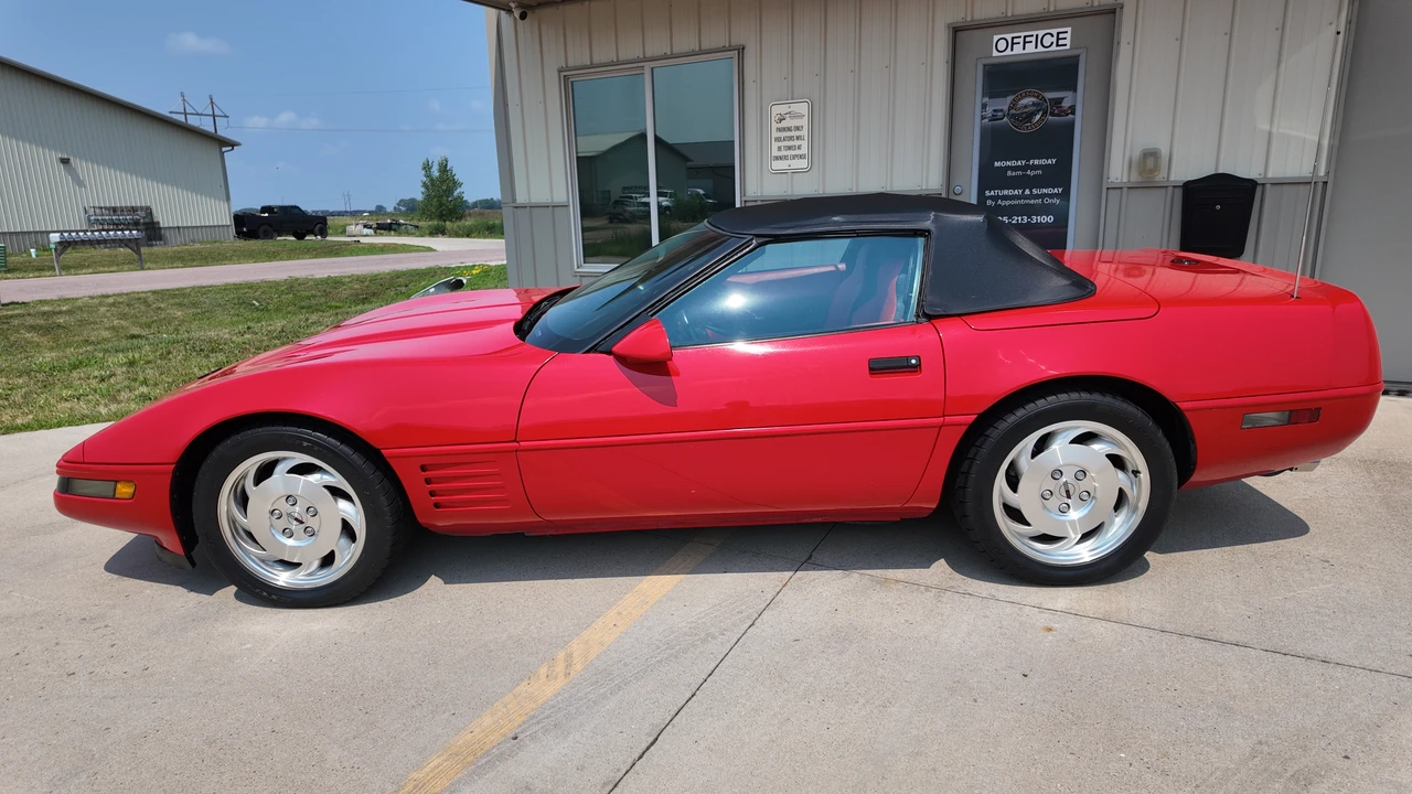 1994 Chevrolet Corvette C4 - Image 2 of 31