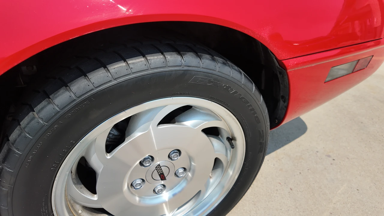 1994 Chevrolet Corvette C4 - Image 12 of 31