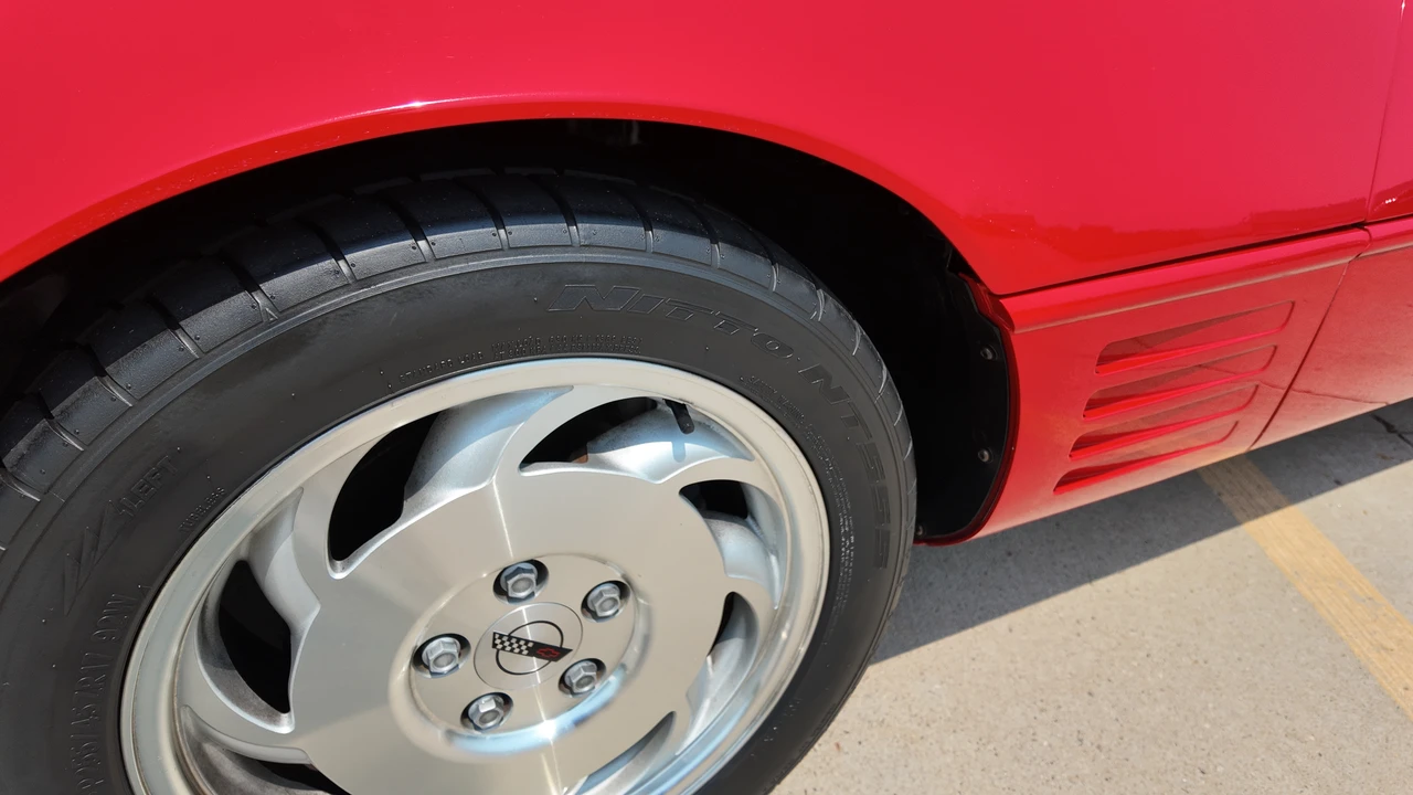 1994 Chevrolet Corvette C4 - Image 9 of 31
