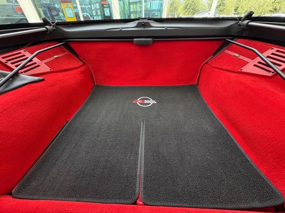 1994 Chevrolet Corvette C4 - Image 25 of 31