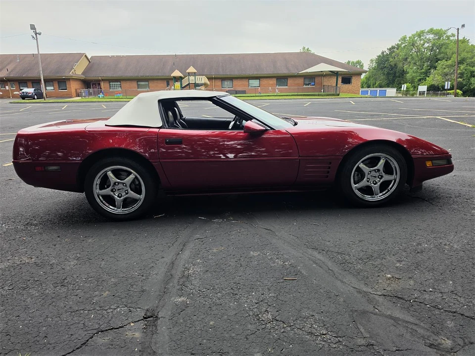 1994 Chevrolet Corvette C4 - Image 25 of 31