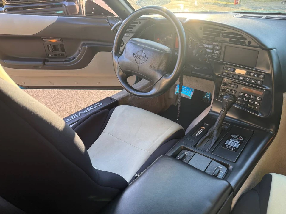 1994 Chevrolet Corvette C4 - Image 19 of 23