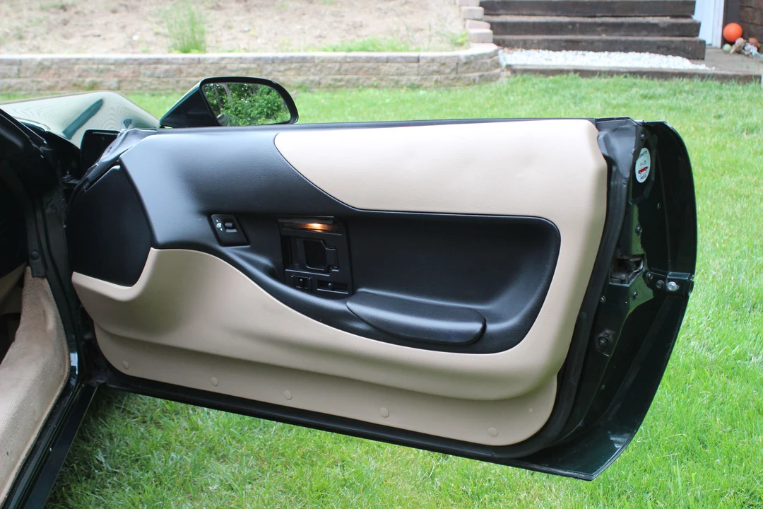 1994 Chevrolet Corvette C4 - Image 25 of 31
