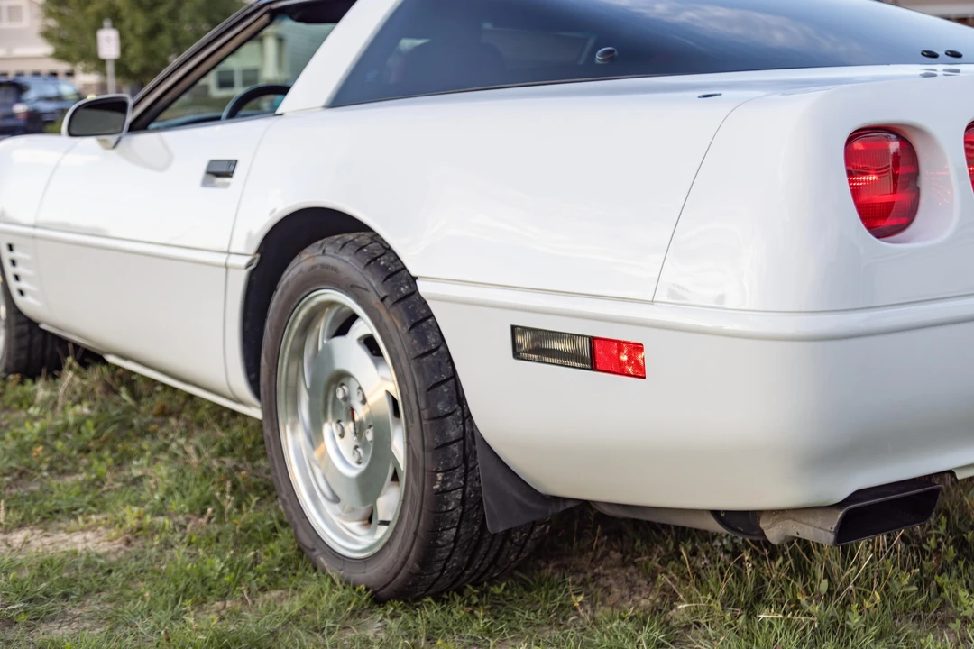 1994 Chevrolet Corvette C4 - Image 25 of 31