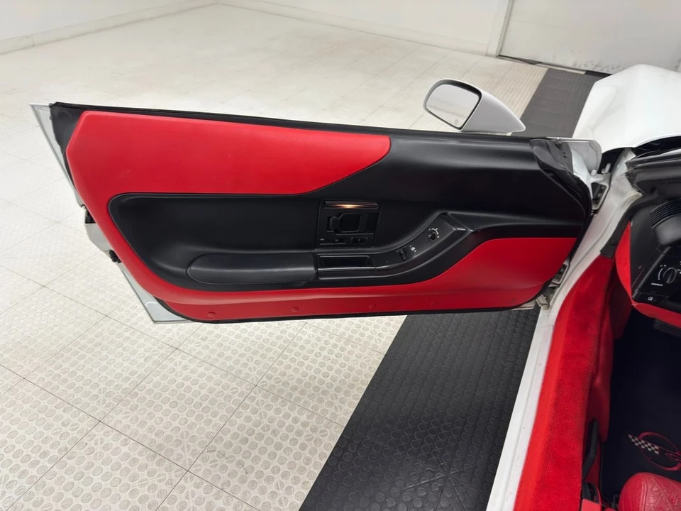 1994 Chevrolet Corvette C4 - Image 30 of 31