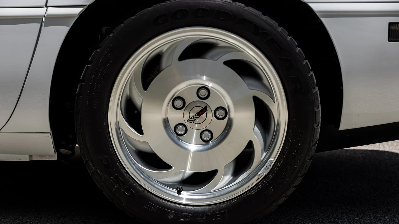 1994 Chevrolet Corvette C4 - Image 10 of 31