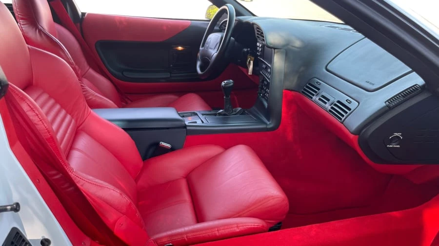 1994 Chevrolet Corvette C4 - Image 16 of 31