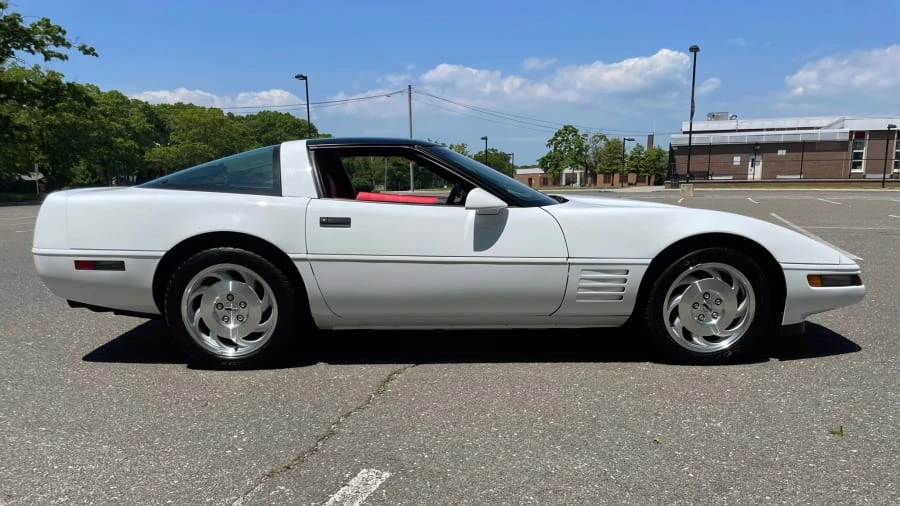 1994 Chevrolet Corvette C4 - Image 27 of 31