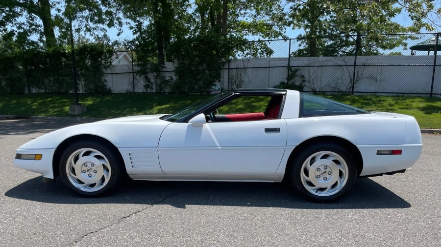 1994 Chevrolet Corvette C4 - Image 2 of 31