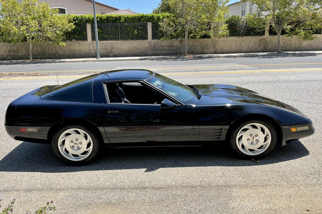 1994 Chevrolet Corvette C4 - Image 3 of 31