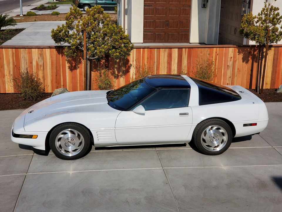 1994 Chevrolet Corvette C4 - Image 15 of 31