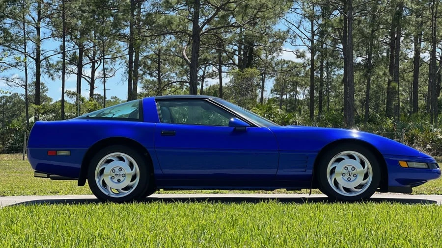 1994 Chevrolet Corvette C4 - Image 2 of 17