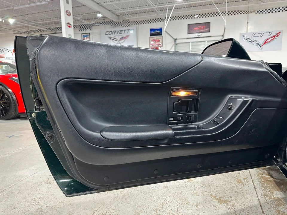 1994 Chevrolet Corvette C4 - Image 13 of 21