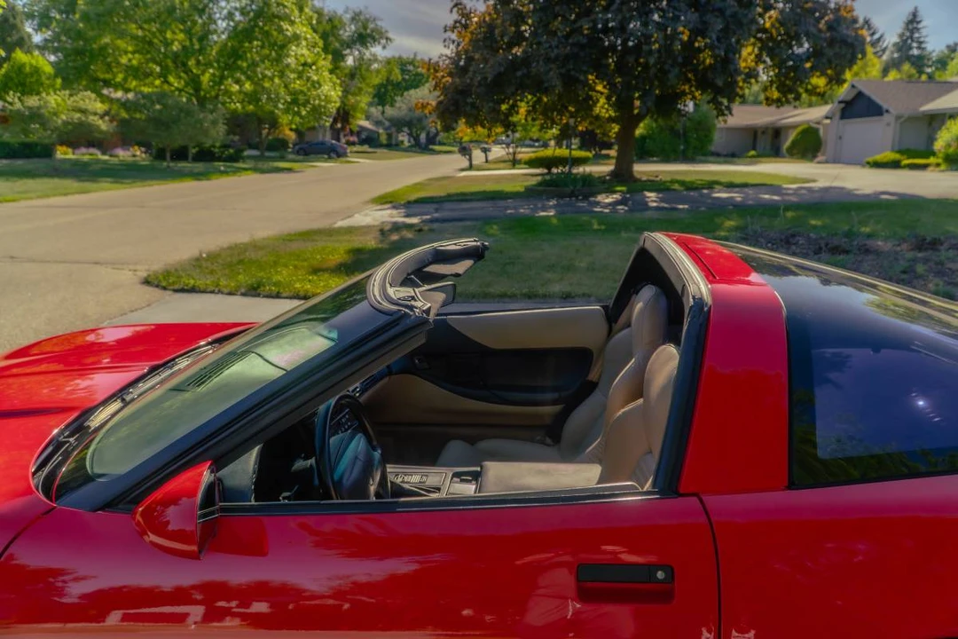 1994 Chevrolet Corvette C4 - Image 17 of 18